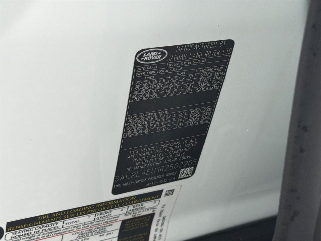 2024 Land Rover Discovery Dynamic SE Hagerstown MD