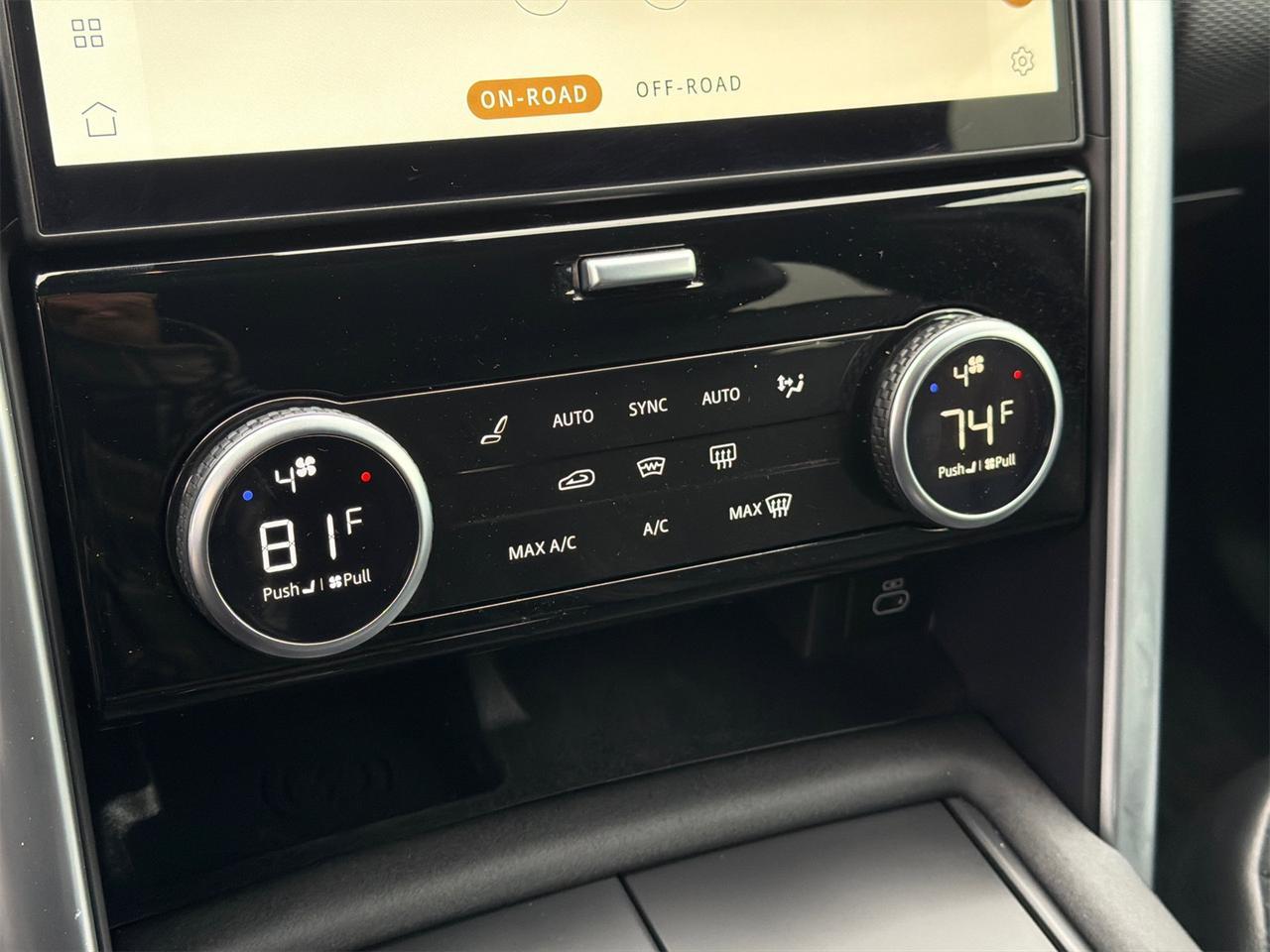 2024 Land Rover Discovery Dynamic SE Hagerstown MD