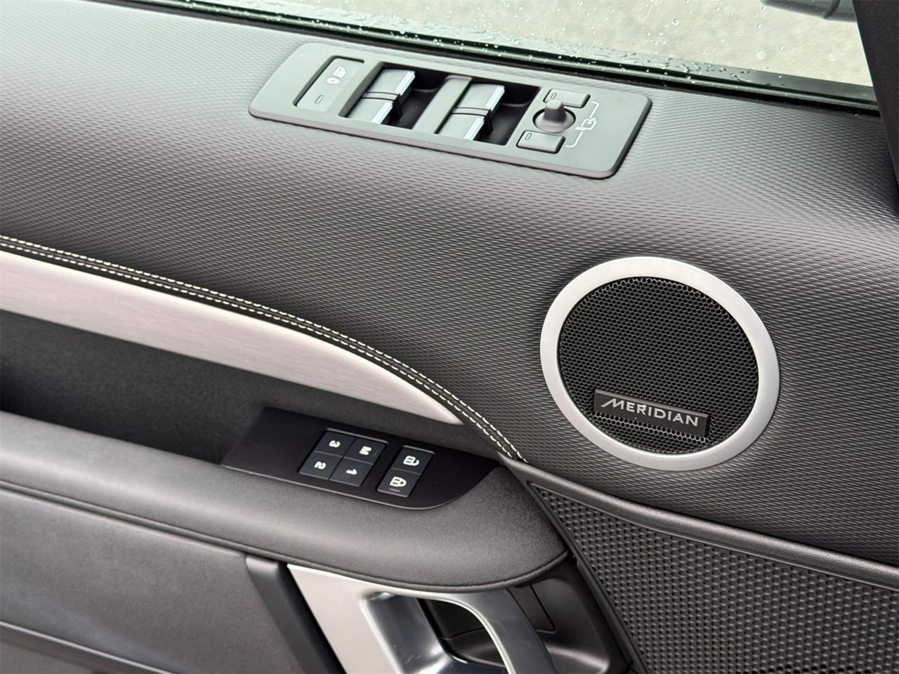 2024 Land Rover Discovery Dynamic SE Hagerstown MD