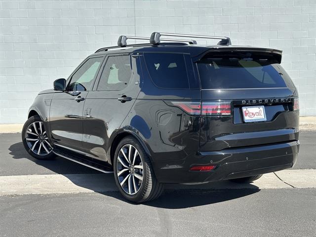 2024 Land Rover Discovery P300 Dynamic SE