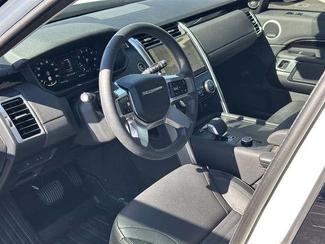 2024 Land Rover Discovery P300 S