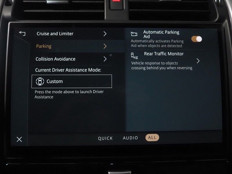 2024 Land Rover Discovery P360 Dynamic SE AWD *NAVIGATION, ADAPTIVE CRUISE, SAFETY ALERTS, 360 VIEW CAMERAS, PANORAMA MOONROOF, LEATHER, CLIMATE SEATS, HEATED STEERING, REMOTE START, POWER LIFTGATE, 22 INCH WHEELS, MERIDIAN AUDIO, WIRELESS CHARGING Round Rock TX