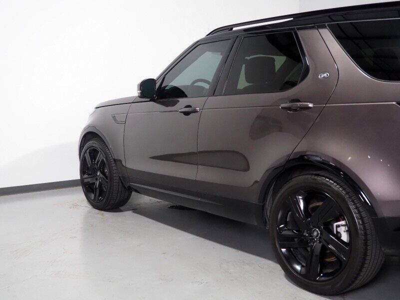 2024 Land Rover Discovery P360 Dynamic SE AWD *NAVIGATION, ADAPTIVE CRUISE, SAFETY ALERTS, 360 VIEW CAMERAS, PANORAMA MOONROOF, LEATHER, CLIMATE SEATS, HEATED STEERING, REMOTE START, POWER LIFTGATE, 22 INCH WHEELS, MERIDIAN AUDIO, WIRELESS CHARGING Round Rock TX