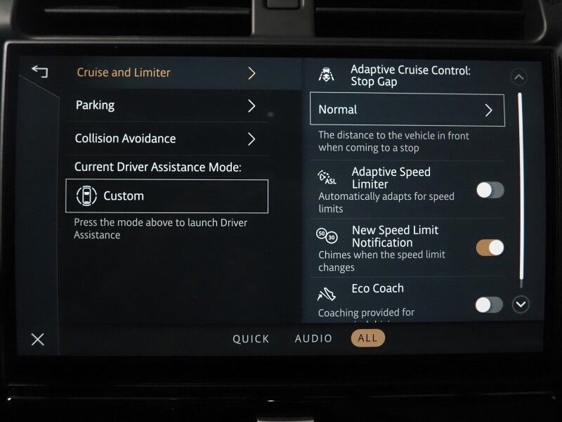 2024 Land Rover Discovery P360 Dynamic SE AWD *NAVIGATION, ADAPTIVE CRUISE, SAFETY ALERTS, 360 VIEW CAMERAS, PANORAMA MOONROOF, LEATHER, CLIMATE SEATS, HEATED STEERING, REMOTE START, POWER LIFTGATE, 22 INCH WHEELS, MERIDIAN AUDIO, WIRELESS CHARGING Round Rock TX