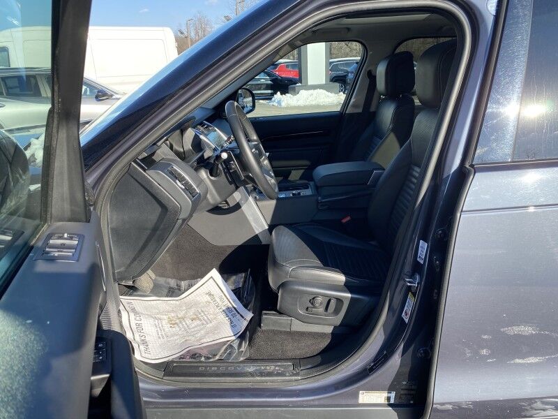 2024 Land Rover Discovery S Bristol  PA