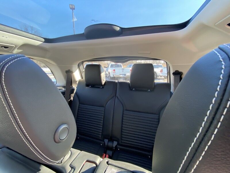2024 Land Rover Discovery S Springfield PA