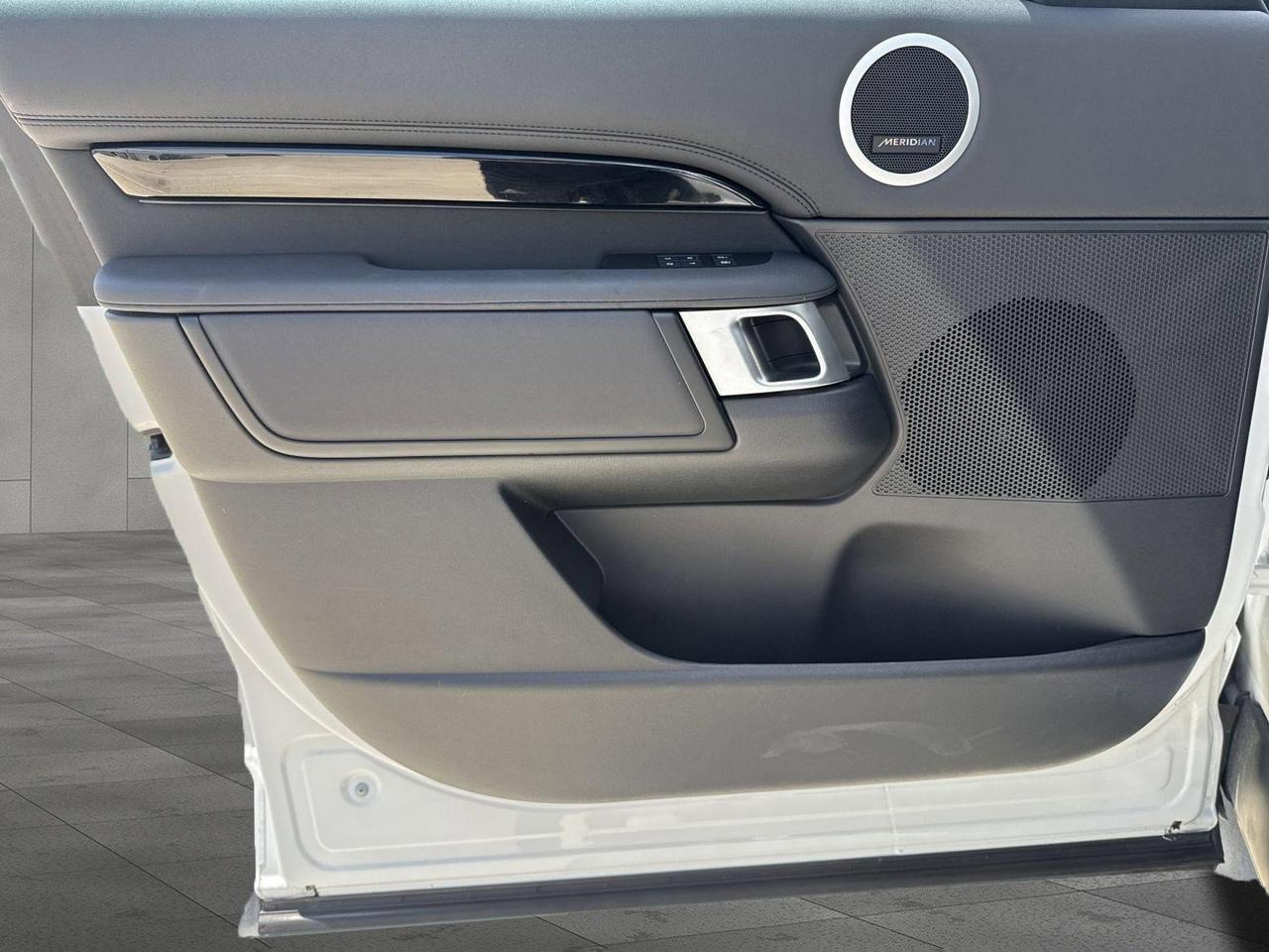 2024 Land Rover Discovery S San Antonio TX