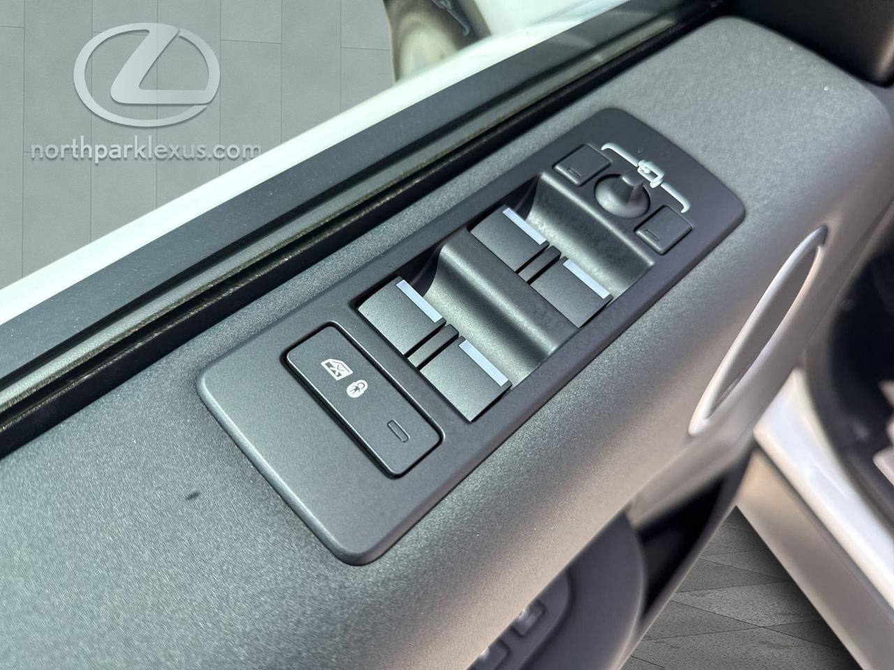 2024 Land Rover Discovery S San Antonio TX