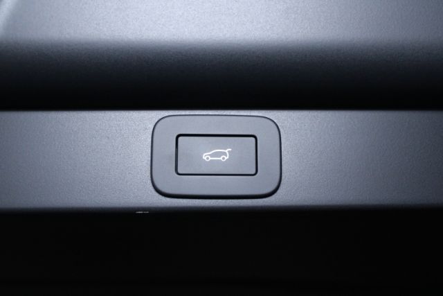 2024 Land Rover Range Rover P530 SE LWB Chantilly VA