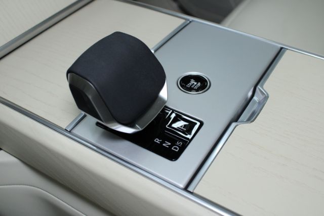 2024 Land Rover Range Rover P530 SE LWB Chantilly VA