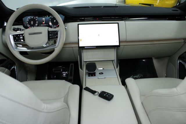 2024 Land Rover Range Rover P530 SE LWB