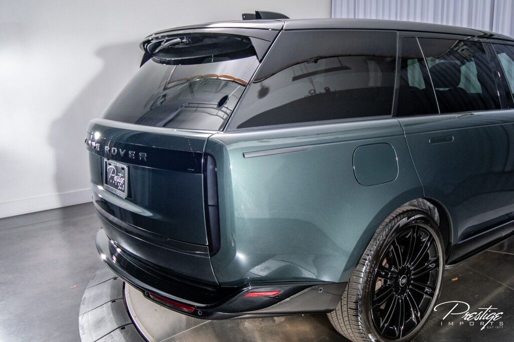 2024 Land Rover Range Rover SE LWB North Miami Beach FL
