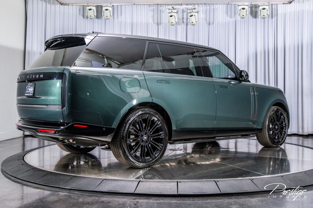 2024 Land Rover Range Rover SE LWB North Miami Beach FL