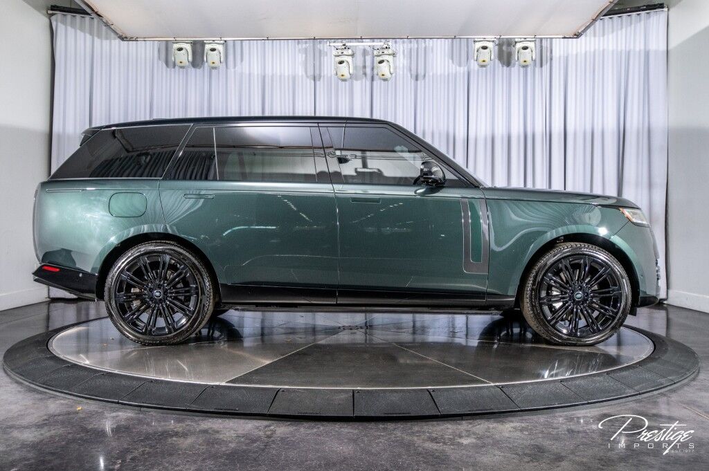 2024 Land Rover Range Rover SE LWB North Miami Beach FL