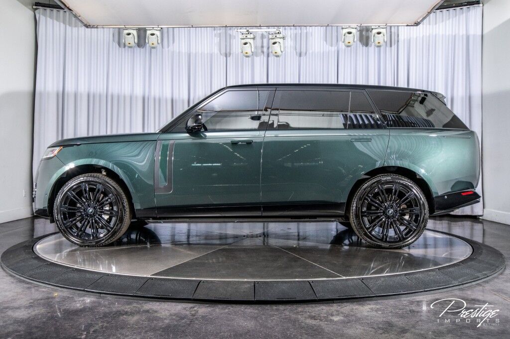 2024 Land Rover Range Rover SE LWB North Miami Beach FL