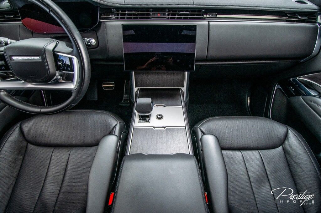 2024 Land Rover Range Rover SE LWB North Miami Beach FL