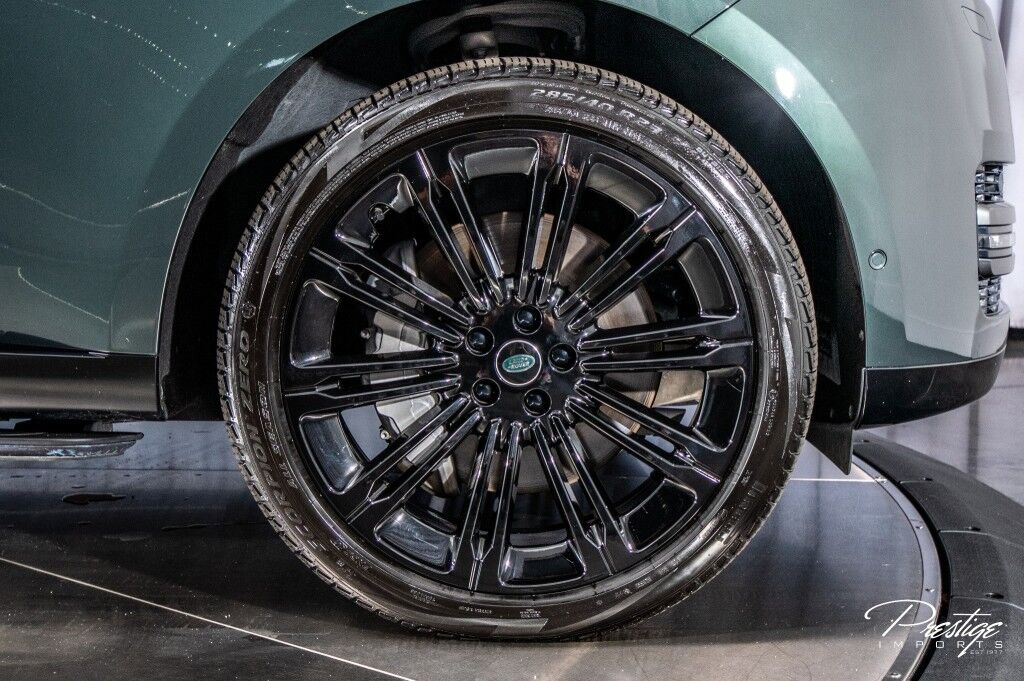 2024 Land Rover Range Rover SE LWB North Miami Beach FL