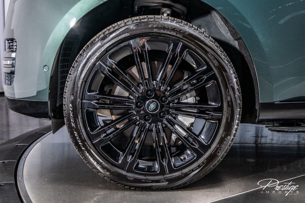 2024 Land Rover Range Rover SE LWB North Miami Beach FL