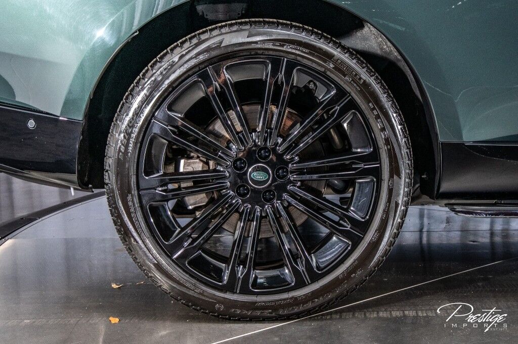 2024 Land Rover Range Rover SE LWB North Miami Beach FL