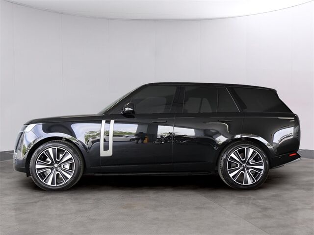 2024 Land Rover Range Rover SE Oshkosh WI