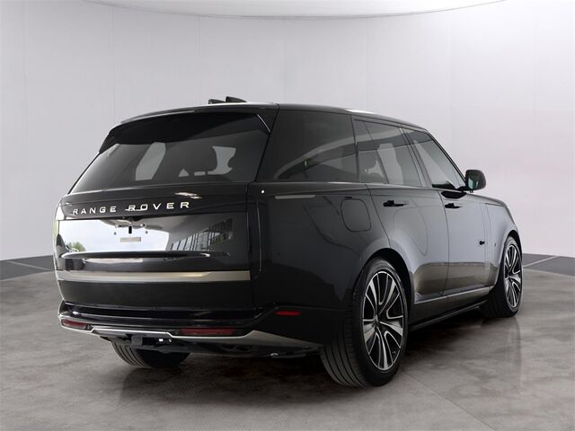 2024 Land Rover Range Rover SE Oshkosh WI