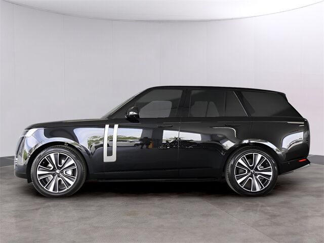 2024 Land Rover Range Rover SE Oshkosh WI