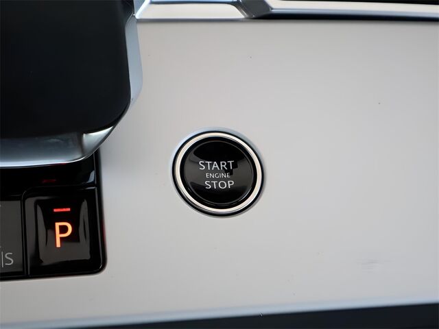 2024 Land Rover Range Rover SE Oshkosh WI