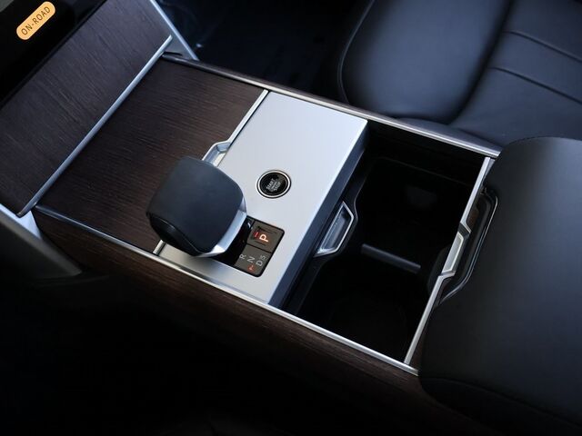 2024 Land Rover Range Rover SE Oshkosh WI