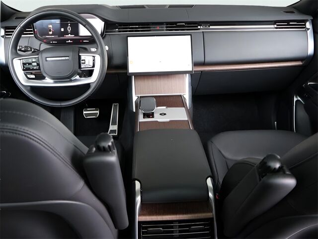 2024 Land Rover Range Rover SE Oshkosh WI