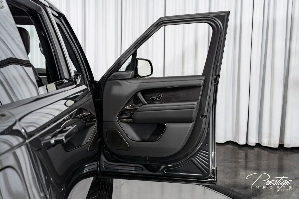 2024 Land Rover Range Rover SV North Miami Beach FL