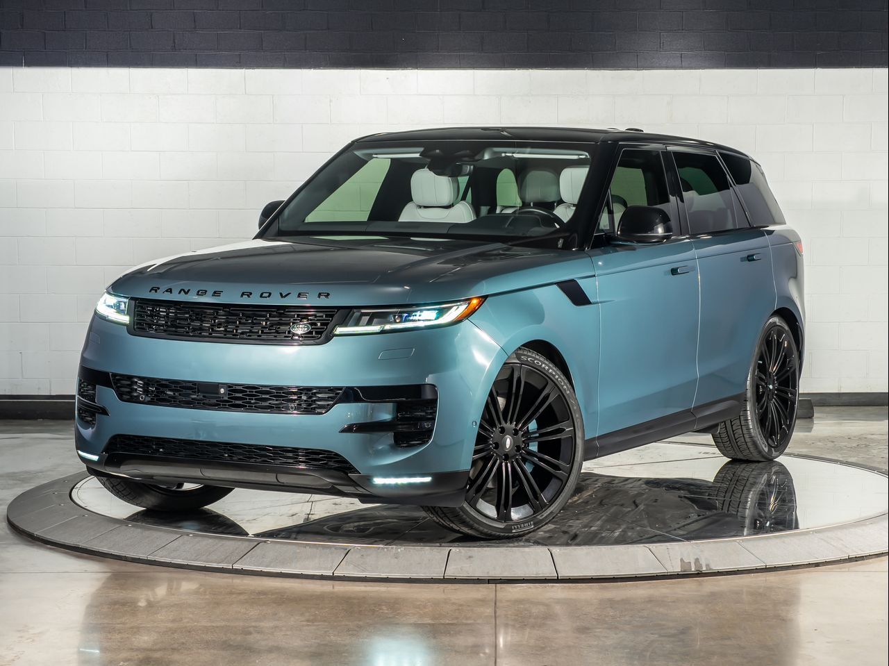 2024 Land Rover Range Rover Sport SE