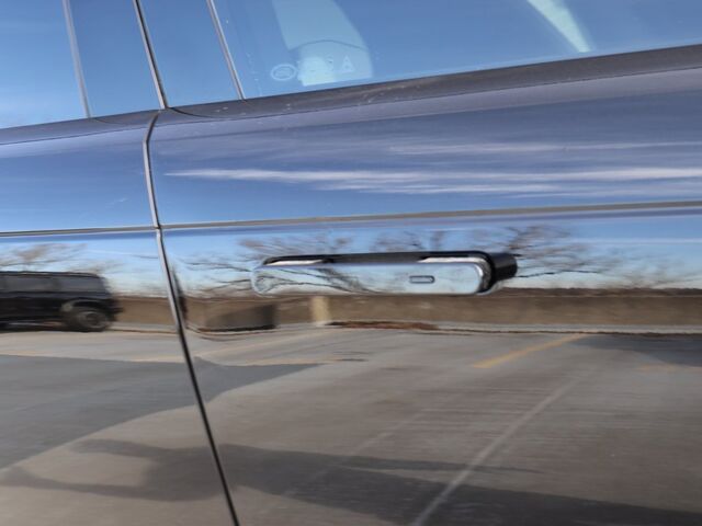 2024 Land Rover Range Rover Sport SV Edition One Obsidian Black Oshkosh WI 2024 Land Rover Range Rover Sport SV Edition One Obsidian Black Oshkosh WI