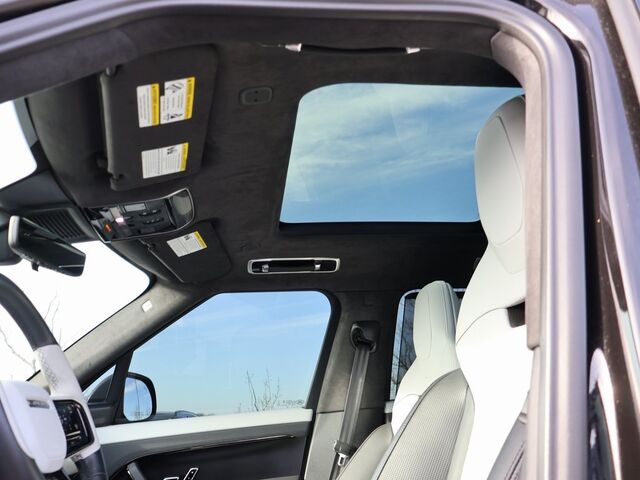 2024 Land Rover Range Rover Sport SV Edition One Obsidian Black Oshkosh WI 2024 Land Rover Range Rover Sport SV Edition One Obsidian Black Oshkosh WI