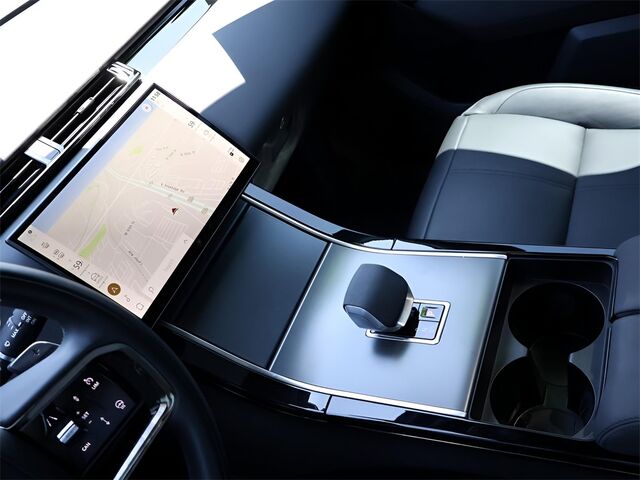 2024 Land Rover Range Rover Velar Dynamic SE Oshkosh WI