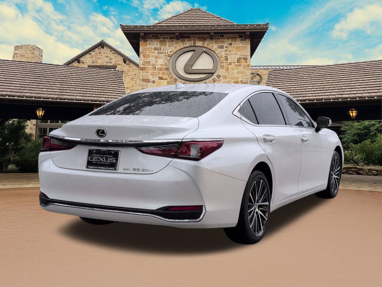 2024 Lexus ES 250