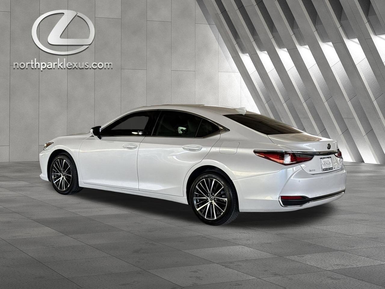 2024 Lexus ES 250