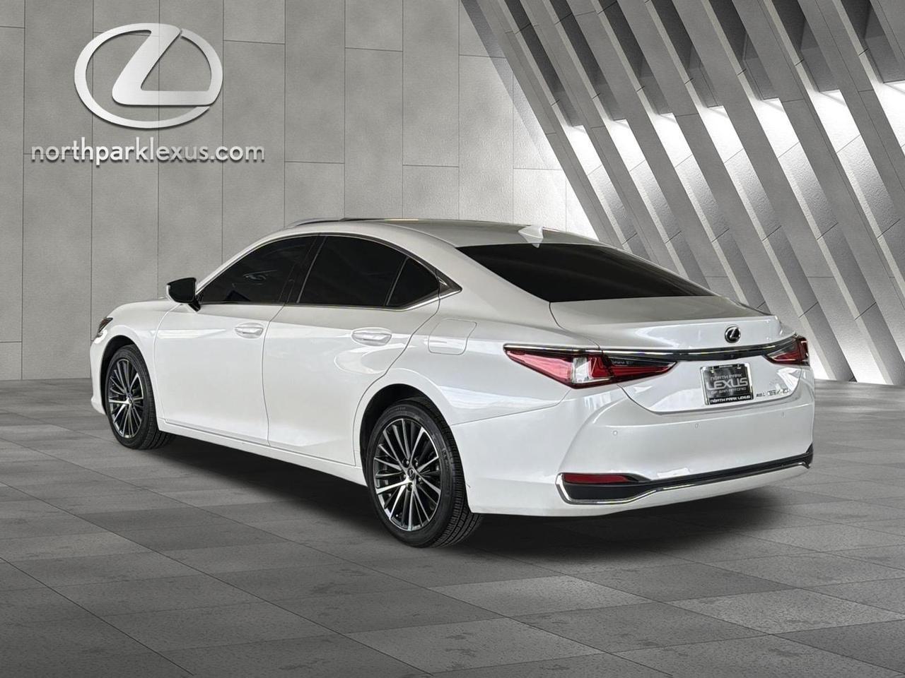 2024 Lexus ES 250