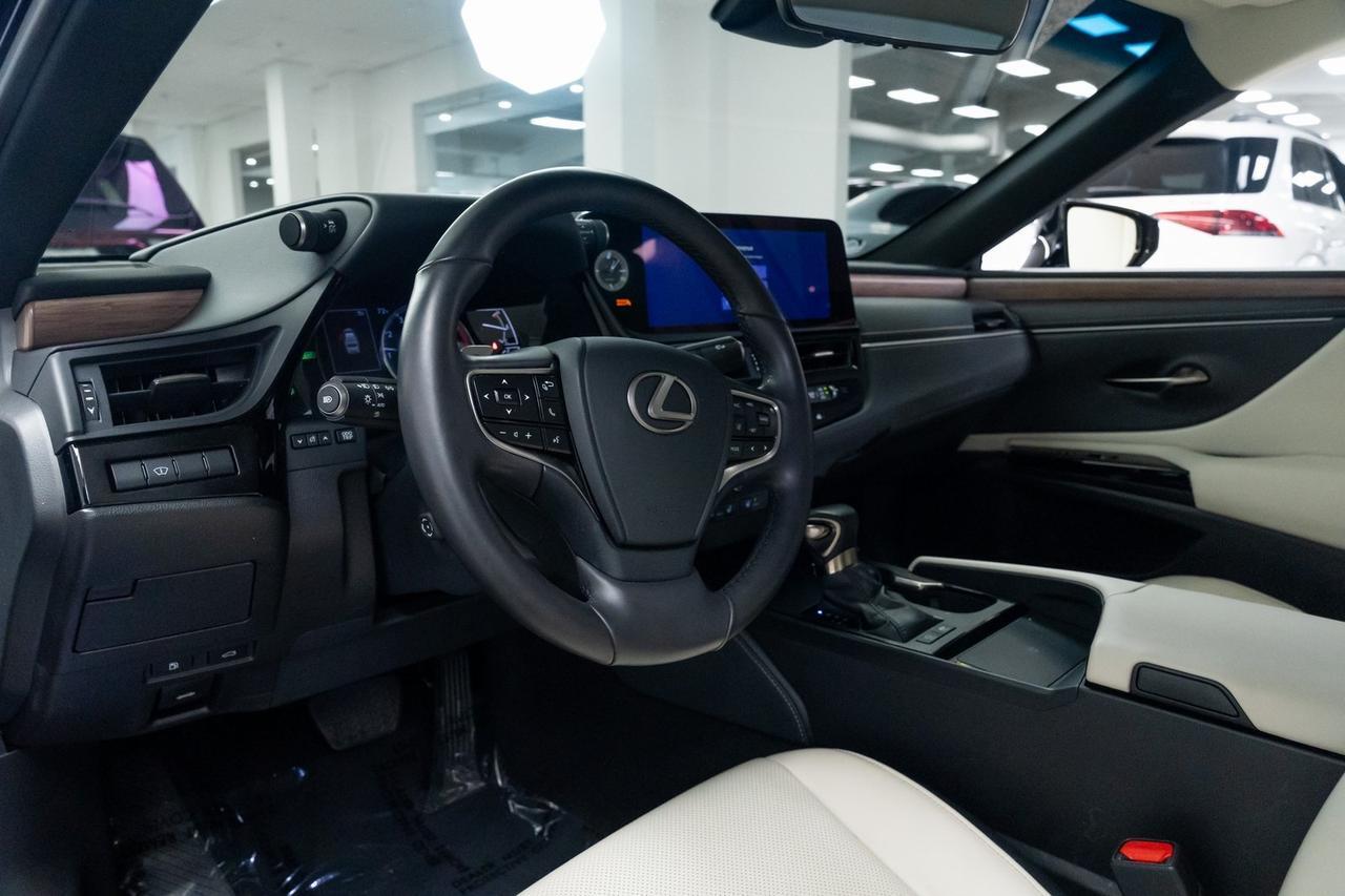 2024 Lexus ES 300h F SPORT Design 1 Owner Vented Seats Moonroof Portland OR