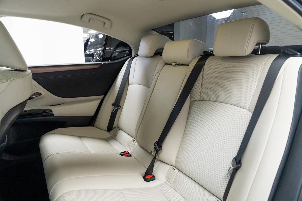 2024 Lexus ES 300h F SPORT Design 1 Owner Vented Seats Moonroof Portland OR