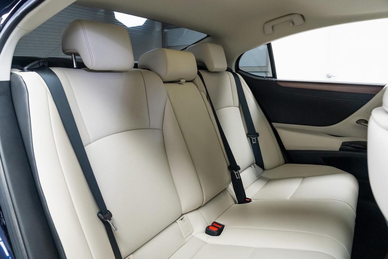 2024 Lexus ES 300h F SPORT Design 1 Owner Vented Seats Moonroof Portland OR