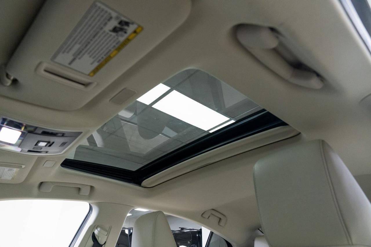 2024 Lexus ES 300h F SPORT Design 1 Owner Vented Seats Moonroof Portland OR