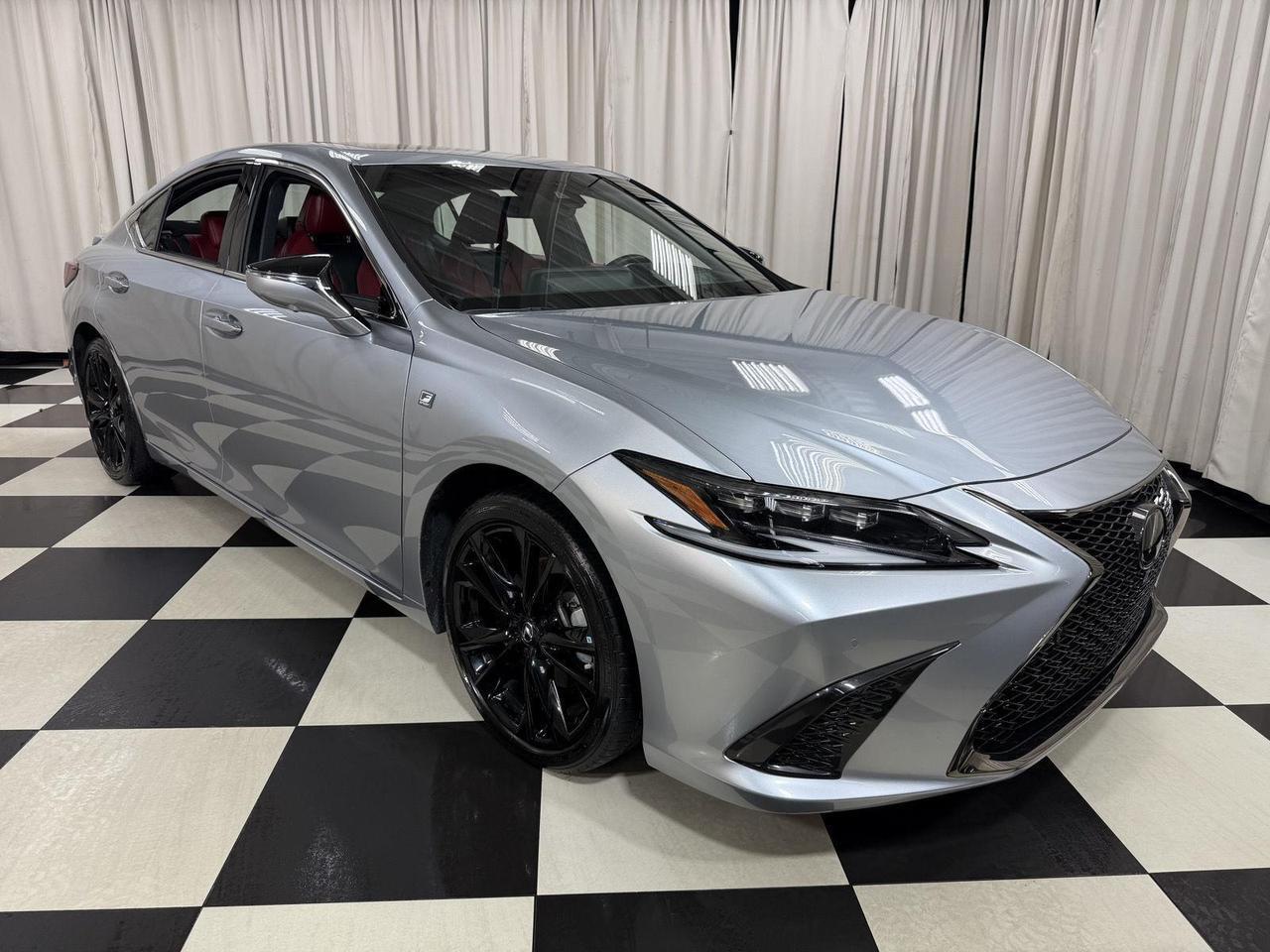 2024 Lexus ES 300h F SPORT Handling
