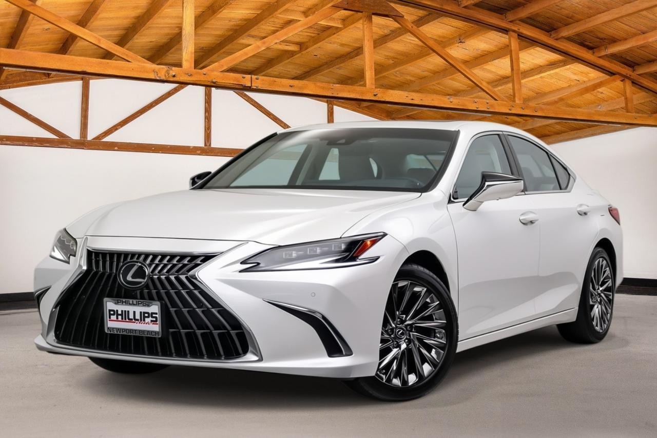 2024 Lexus ES 300h 300h Luxury's photo