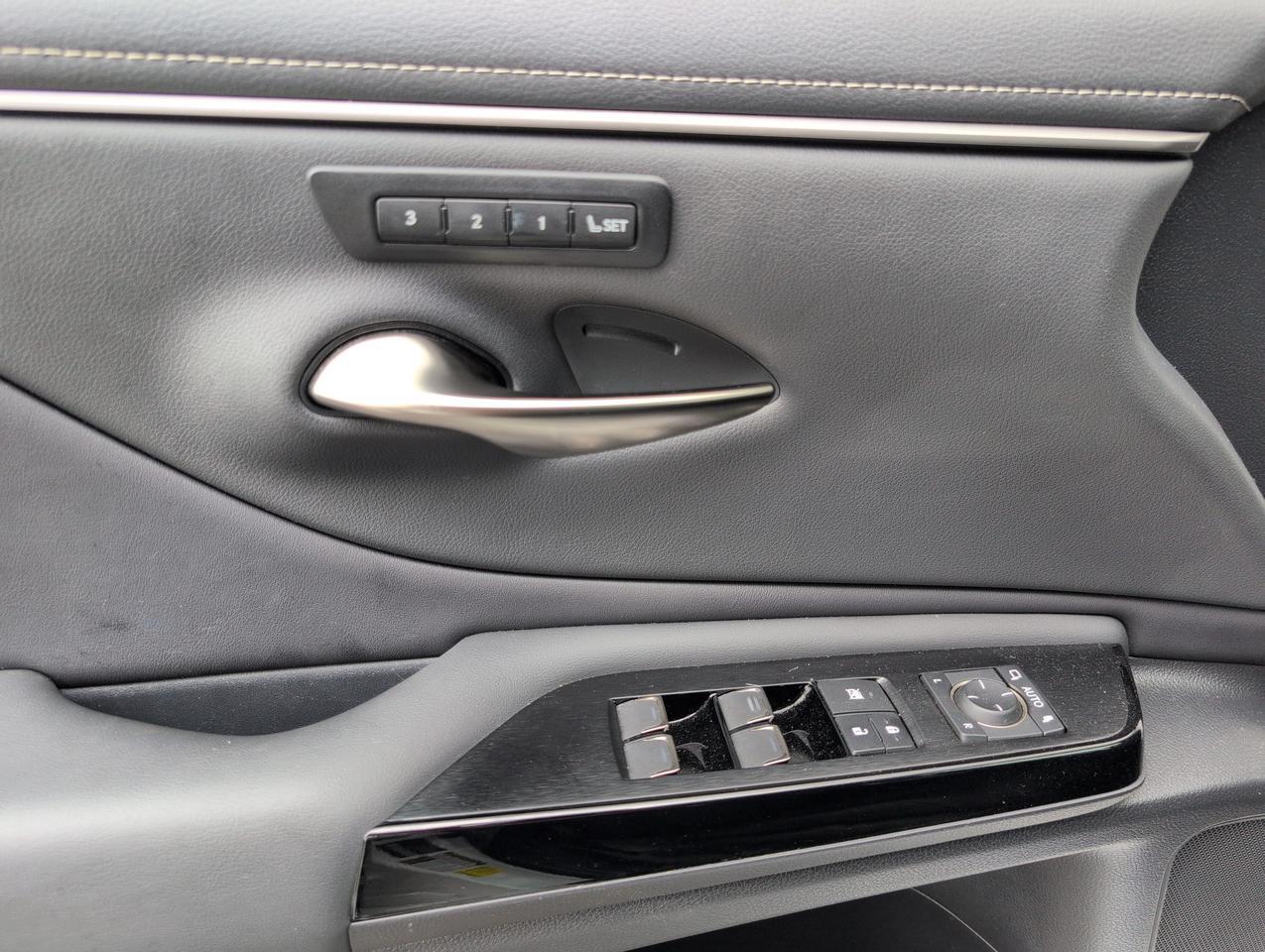 2024 Lexus ES 300h Luxury San Antonio TX