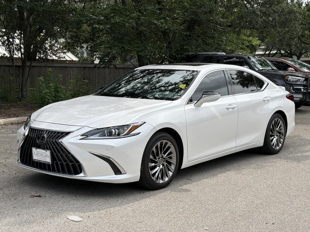 2024 Lexus ES 300h Luxury