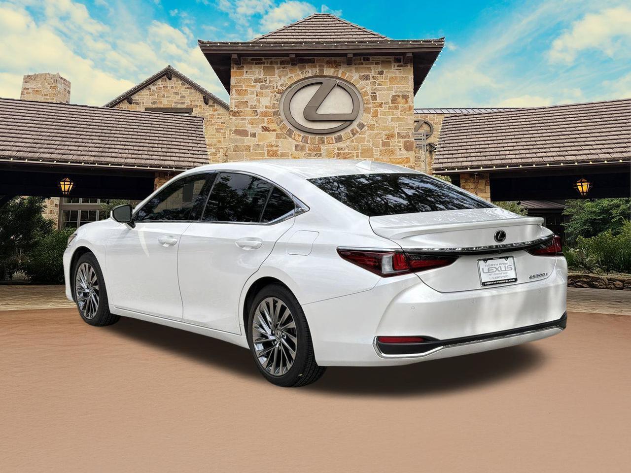 2024 Lexus ES 300h Luxury
