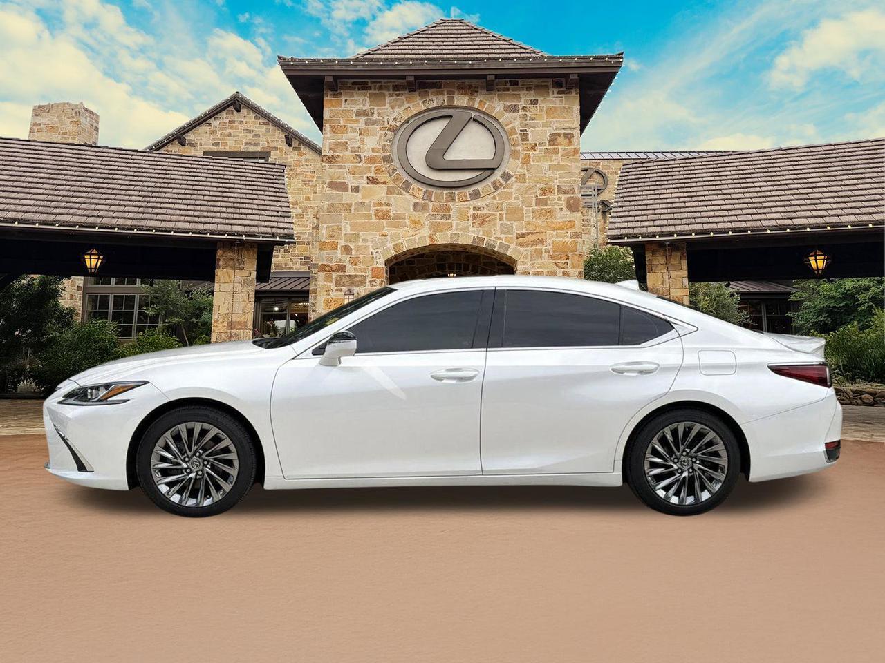 2024 Lexus ES 300h Luxury