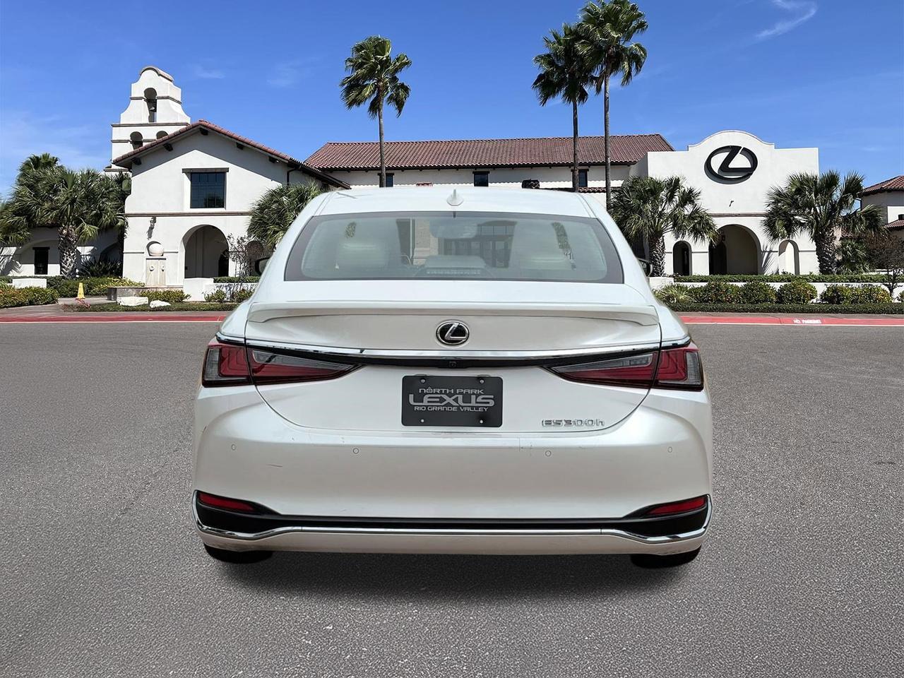 2024 Lexus ES 300h