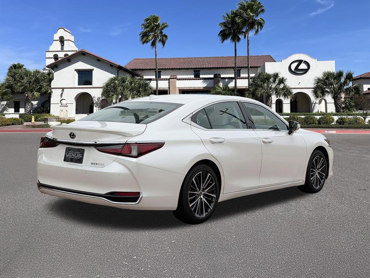 2024 Lexus ES 300h