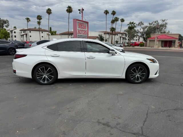 2024 Lexus ES 300h Sedan